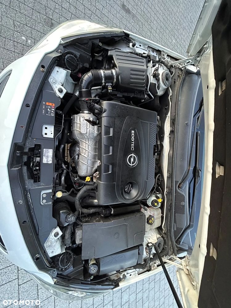 Opel Insignia - 36