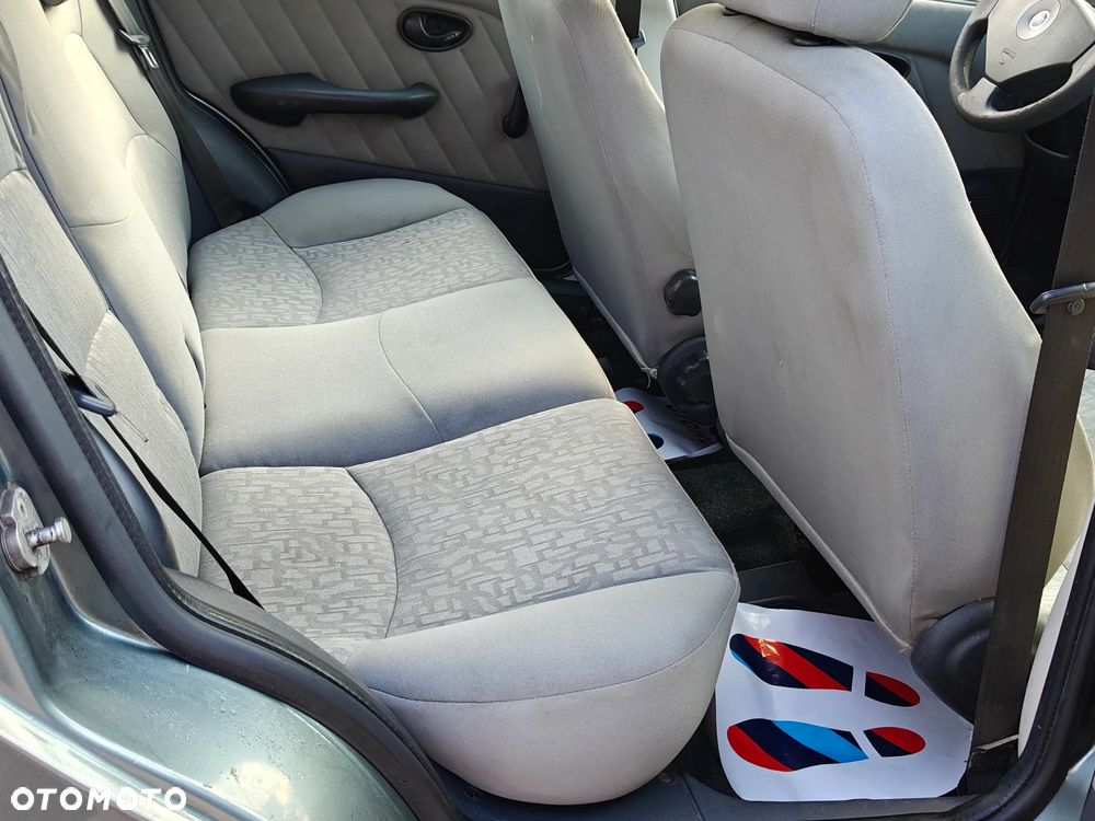 Fiat Albea 1.4 Dynamic - 8