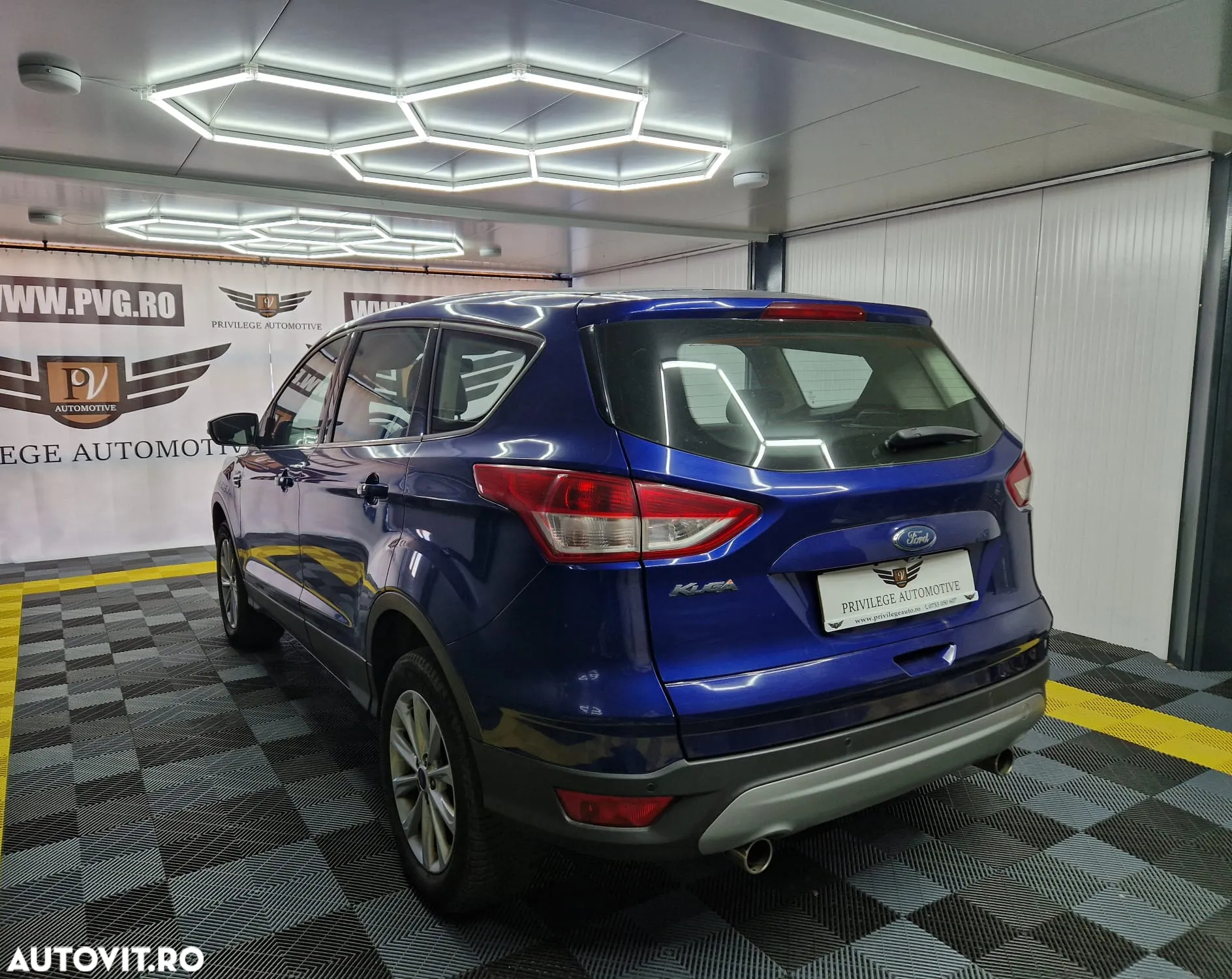 Ford Kuga 2.0 TDCi Powershift 4WD Trend - 6