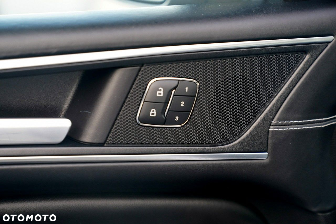 Ford S-Max - 17