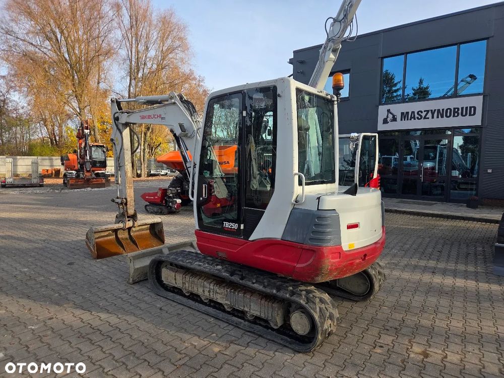 Takeuchi Koparka Gąsienicowa Takeuchi TB250 - 3 łyżki w komplecie - 2