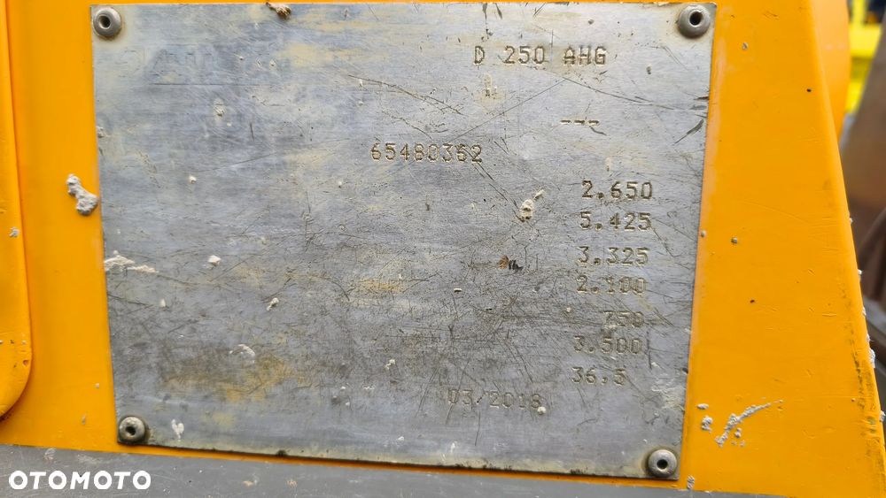 Ausa D 250 AH G - 9