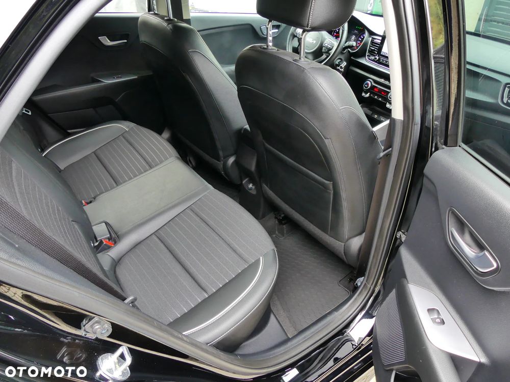 Kia Rio - 24