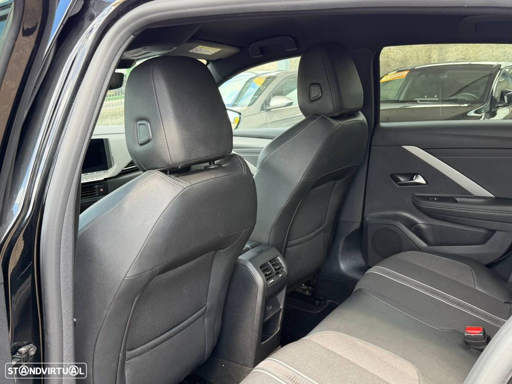 Opel Astra 1.2 T GS Line - 8