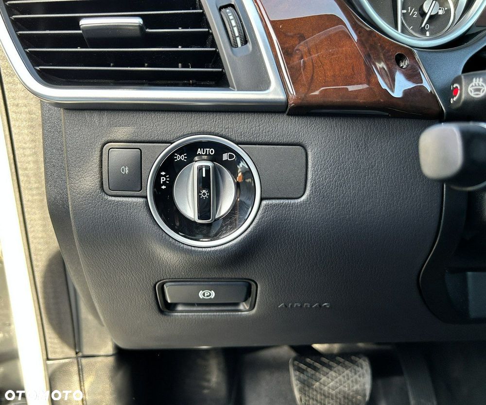 Mercedes-Benz ML - 13