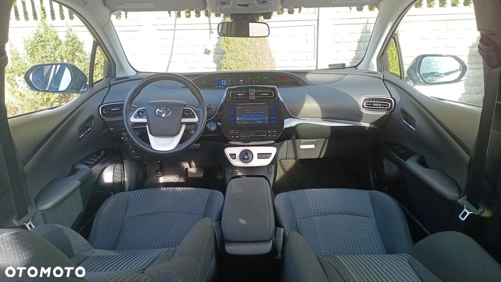 Toyota Prius - 25