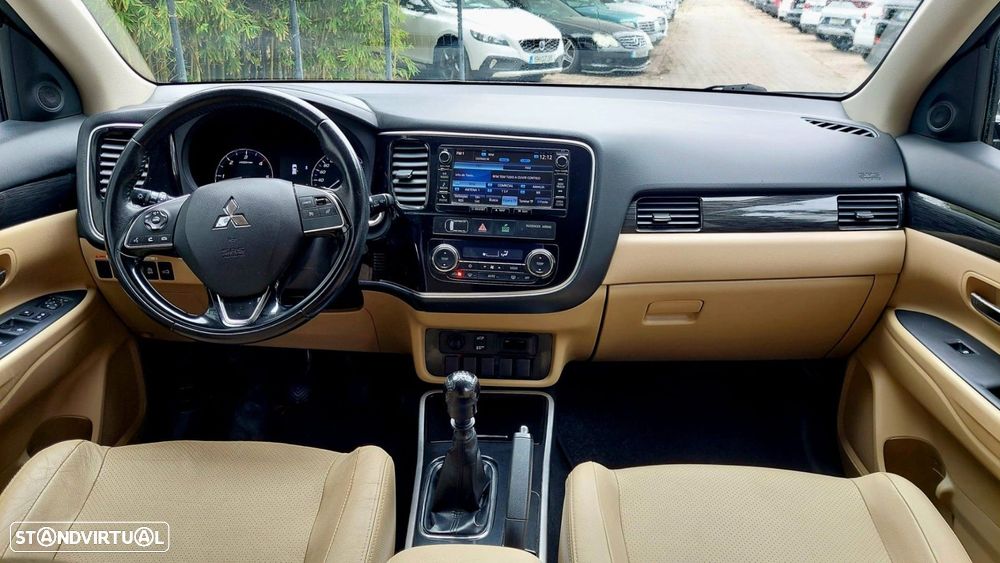 Mitsubishi Outlander 2.2 DI-D Instyle Navi - 15