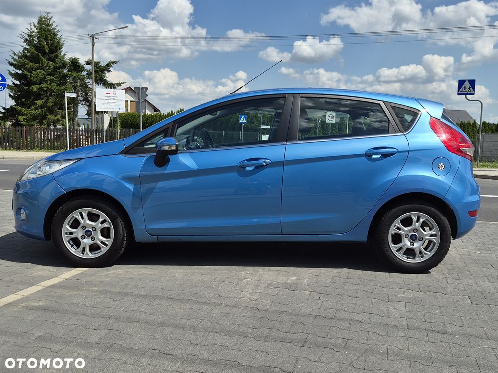 Ford Fiesta 2009 photo 2