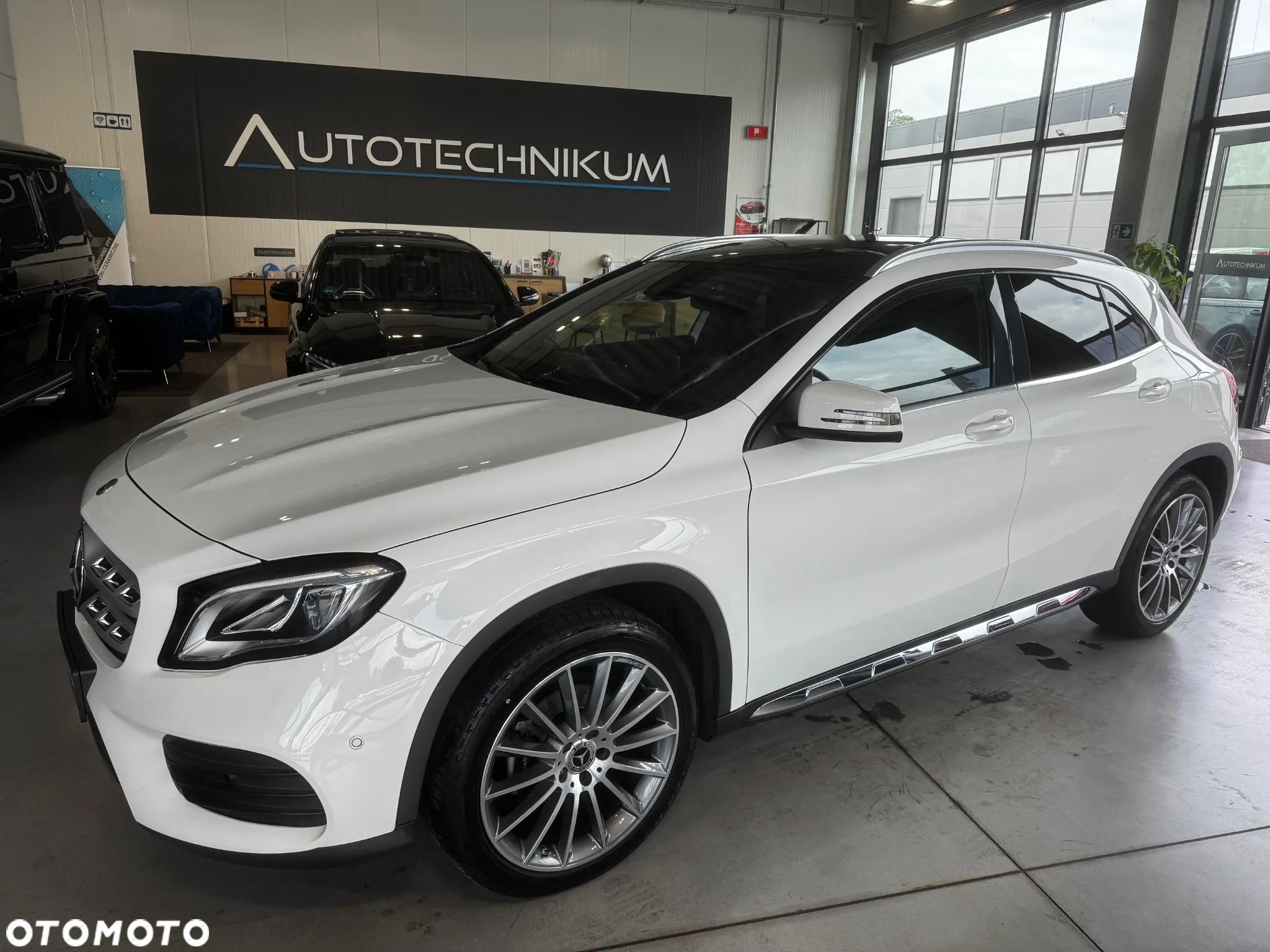 Mercedes-Benz GLA 200 7G-DCT AMG Line - 1