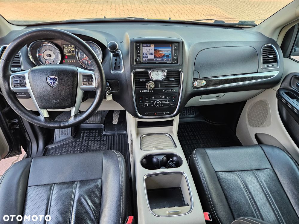 Lancia Voyager 2.8CRD Gold - 12