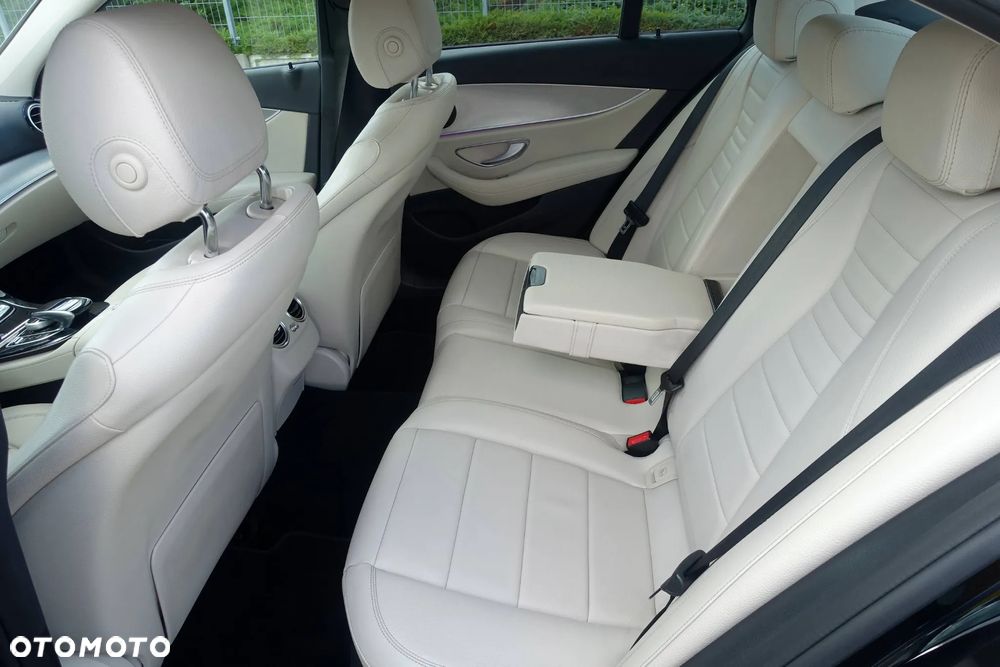 Mercedes-Benz Klasa E - 16