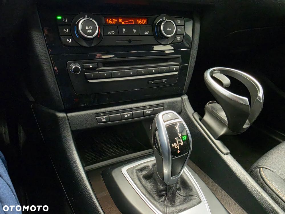 BMW X1 sDrive18d xLine - 37