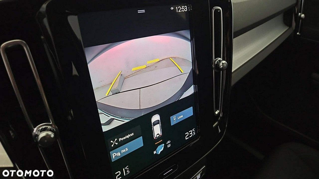 Volvo XC 40 T3 Momentum Pro - 21
