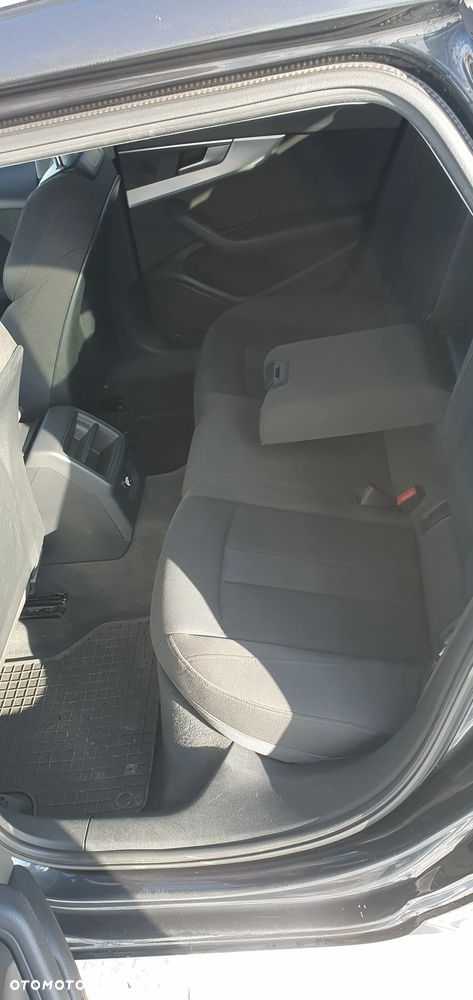 Audi A4 Avant 40 TFSI sport - 16