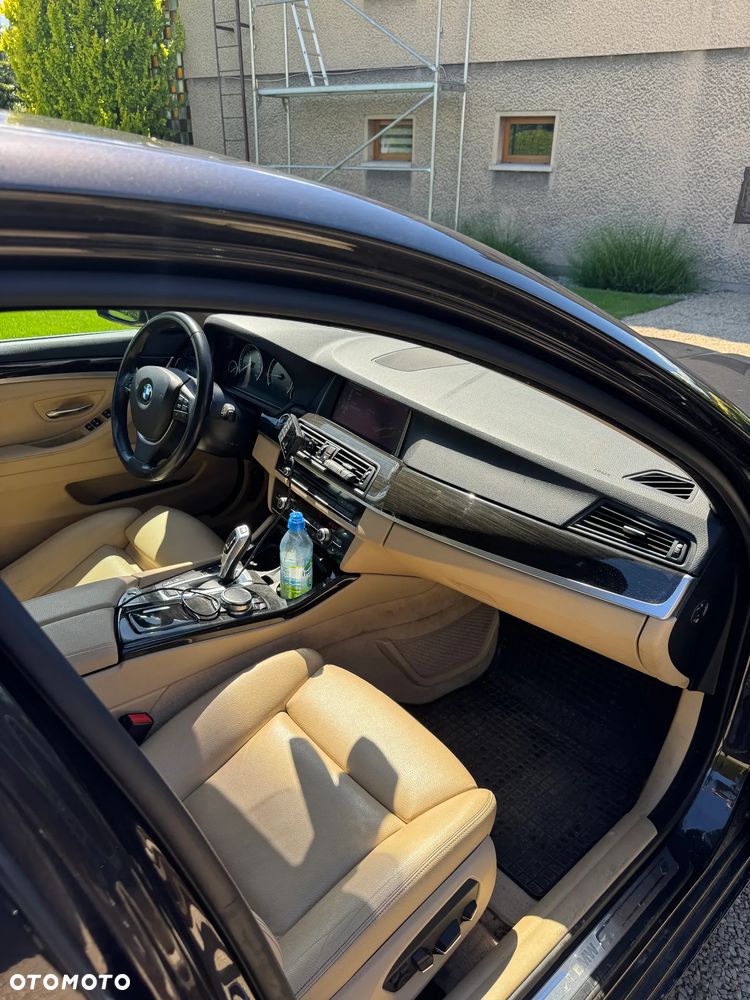BMW Seria 5 530d xDrive Luxury Line - 13
