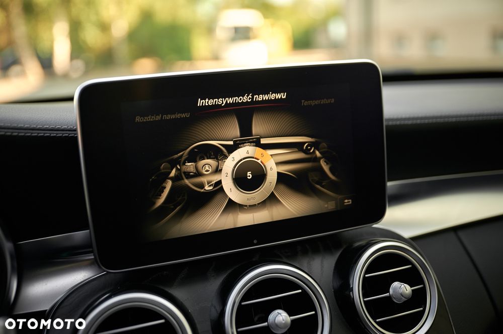 Mercedes-Benz Klasa C 220 d 9G-TRONIC - 39