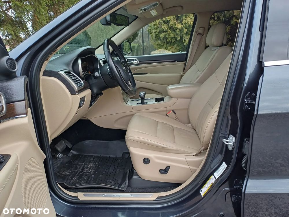 Jeep Grand Cherokee - 15