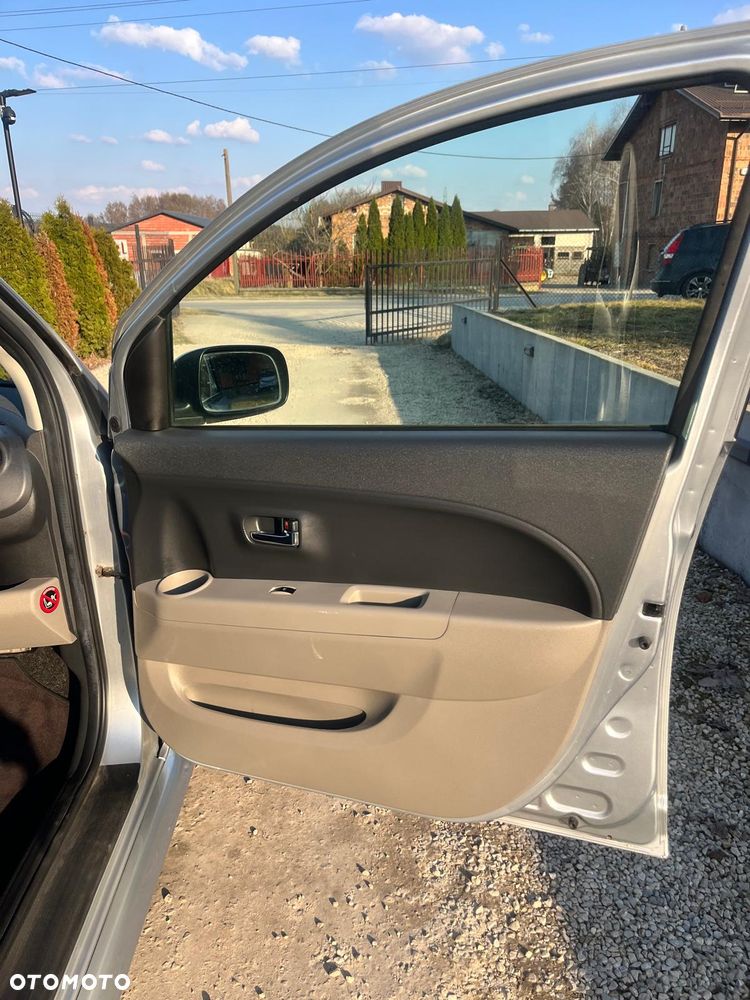 Daihatsu Sirion 1.3 - 13