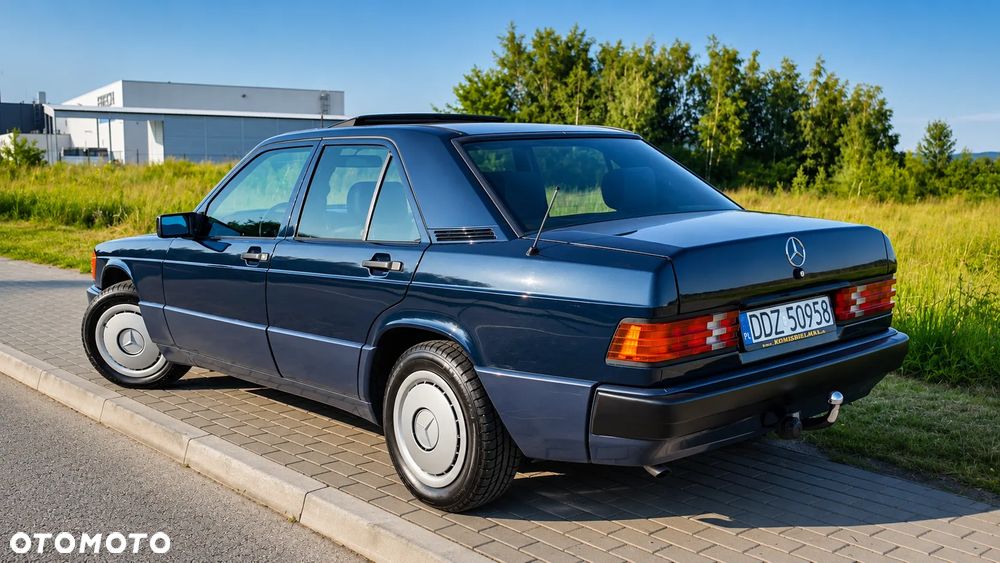 Mercedes-Benz W201 (190) - 2