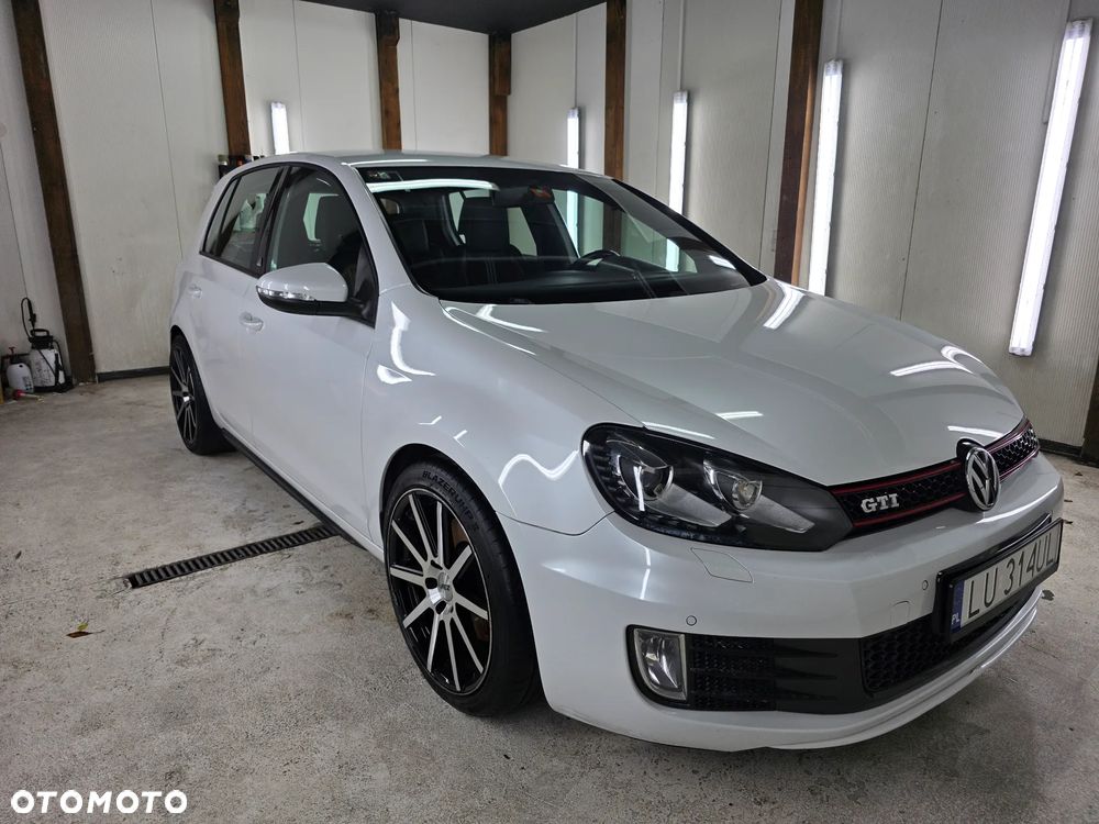 Volkswagen Golf 2.0 GTI adidas - 1