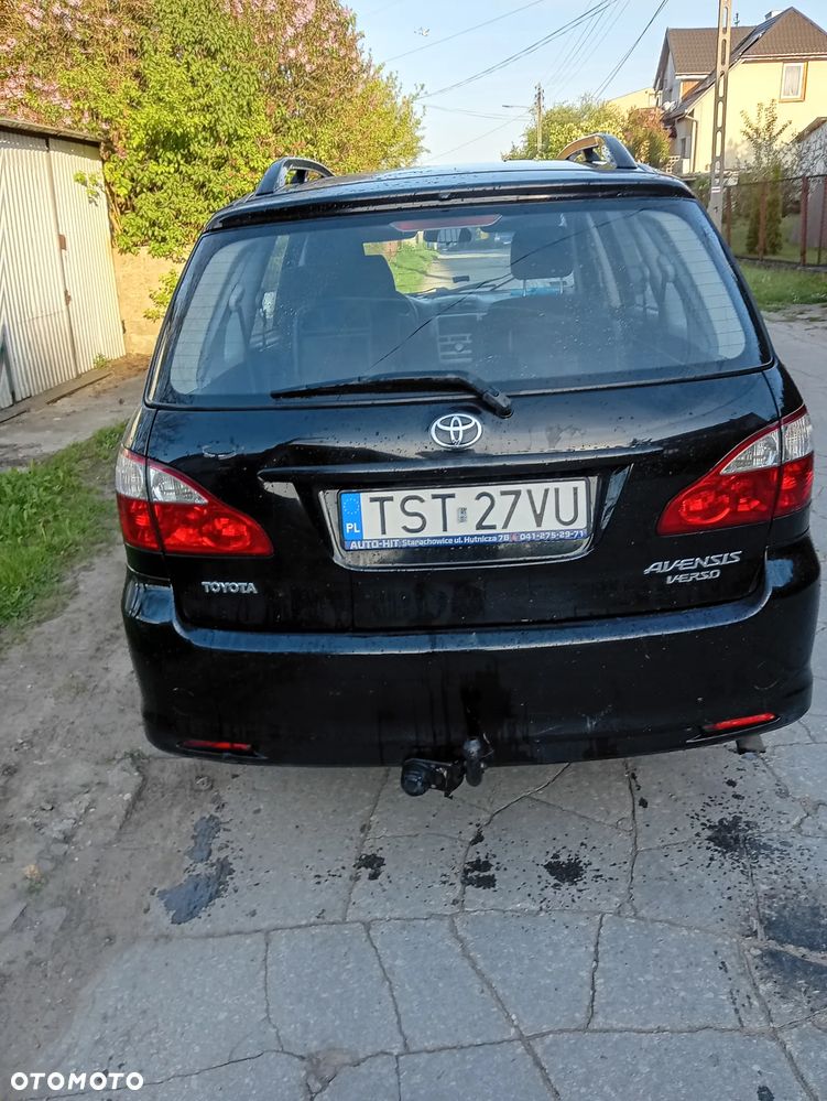 Toyota Avensis Verso D-4D - 5