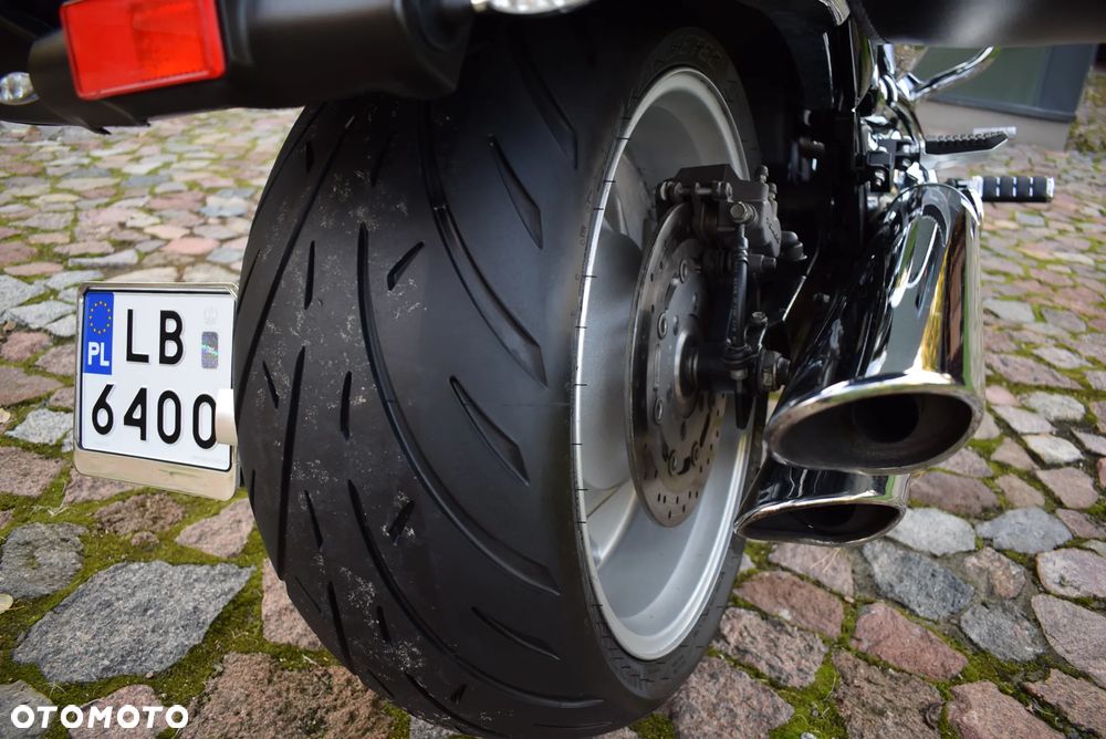 Suzuki Intruder - 15