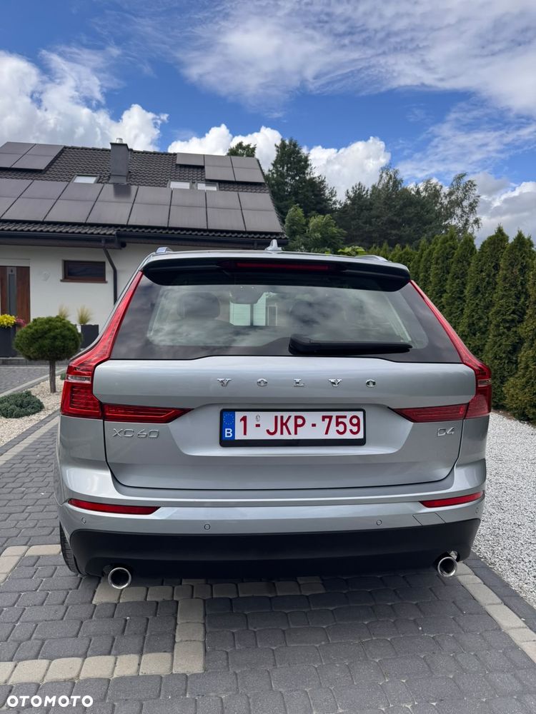 Volvo XC 60 D4 AWD Momentum - 4