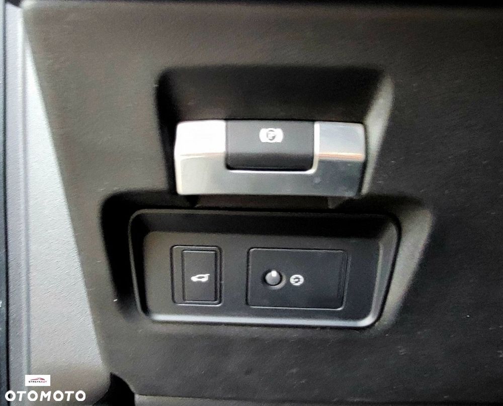 Land Rover Discovery Sport - 12