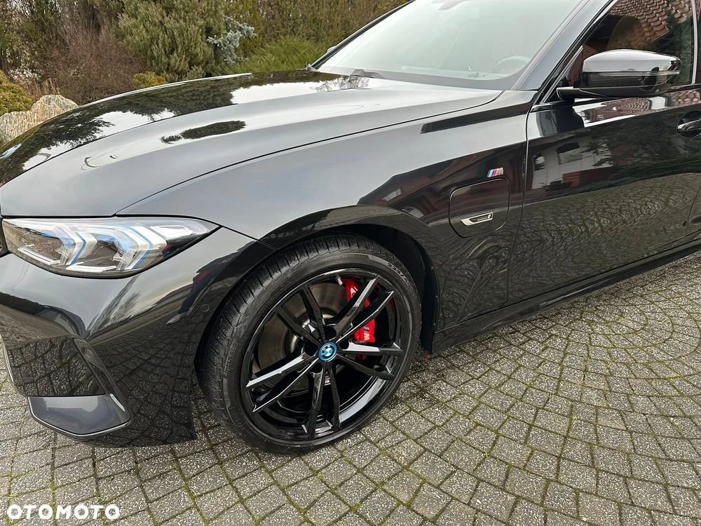 BMW Seria 3 330e xDrive M Sport - 9