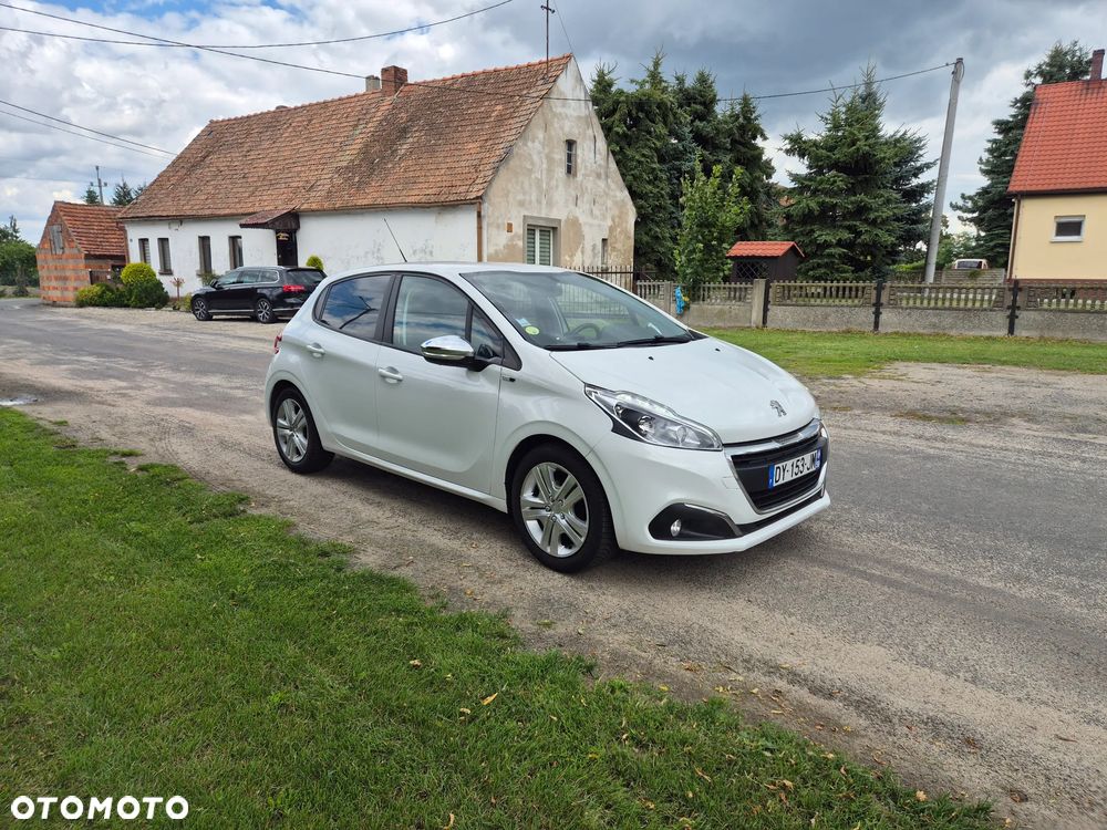 Peugeot 208 - 22