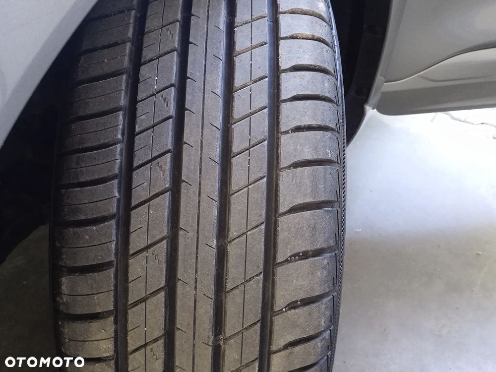 Ford Kuga 2.0 EcoBlue Hybrid ST-LINE X - 22
