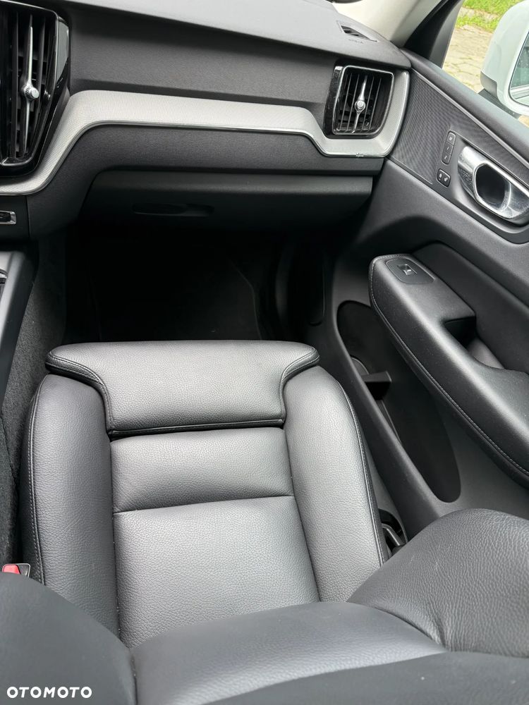 Volvo XC 60 B4 D Plus Bright - 10