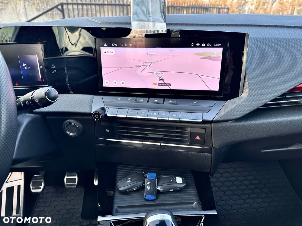 Opel Astra 1.2 Turbo GS - 13