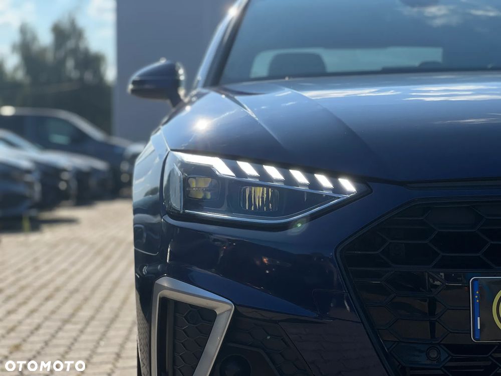 Audi A4 Limousine - 11