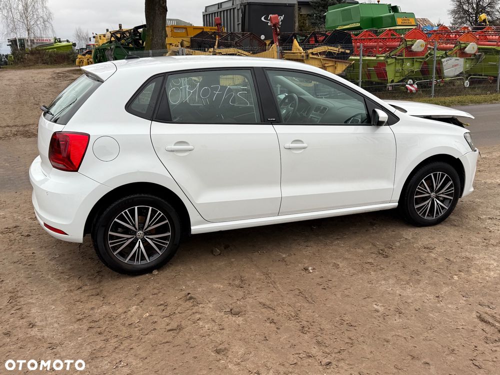 Volkswagen Polo 1.2 TSI Blue Motion Technology Allstar - 8