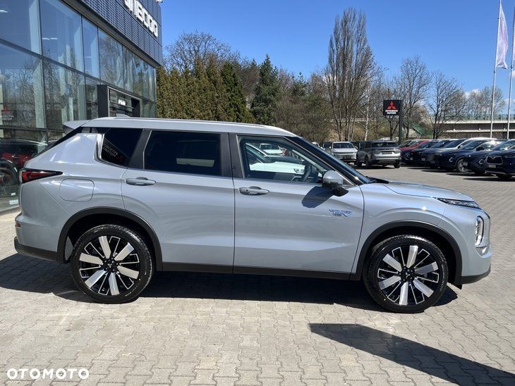 Mitsubishi Outlander - 6