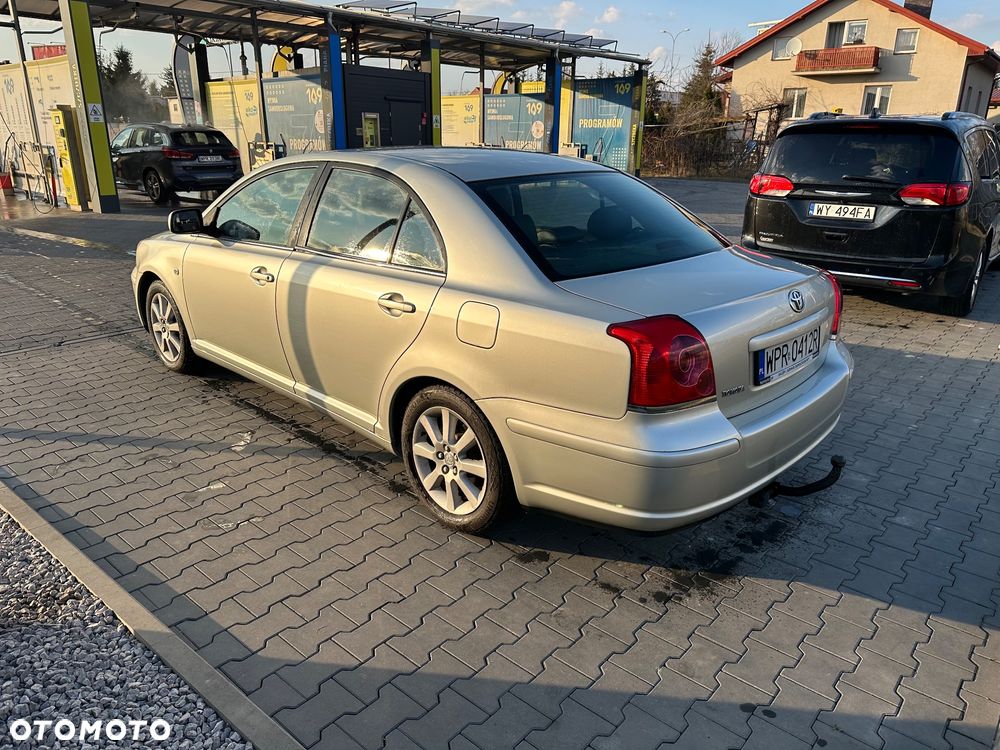 Toyota Avensis 1.8 VVT-i Sol - 5