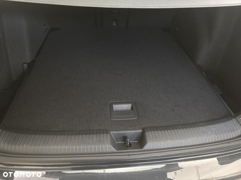 Volkswagen Golf - 22