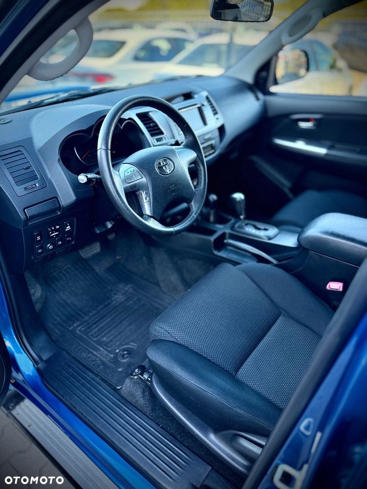 Toyota Hilux 3.0 D-4D SR5 - 10