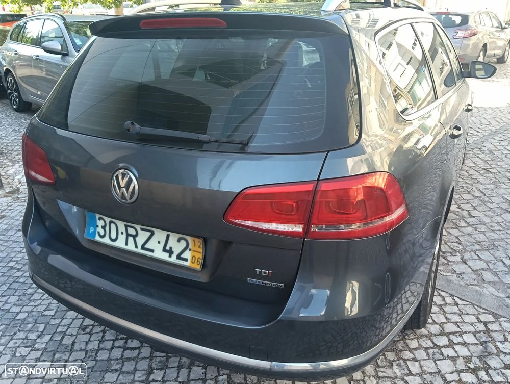 VW Passat Variant 1.6 TDI BlueMotion Highline - 13