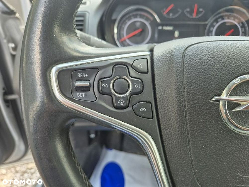 Opel Insignia - 16