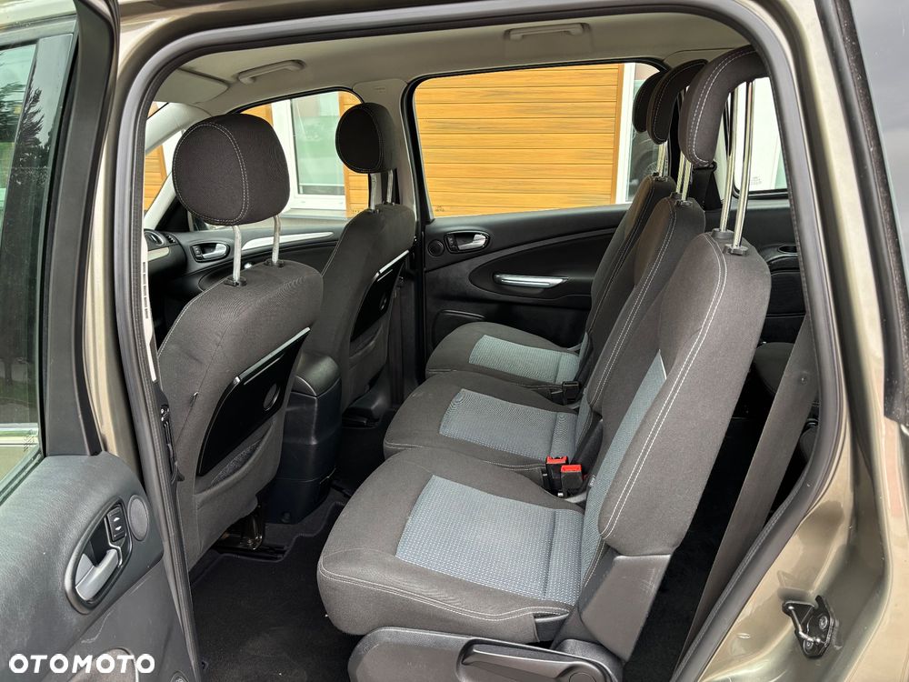 Ford Galaxy 2.0 TDCi Trend - 13