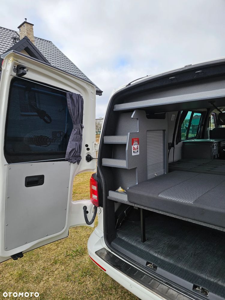 Volkswagen Caravelle - 16