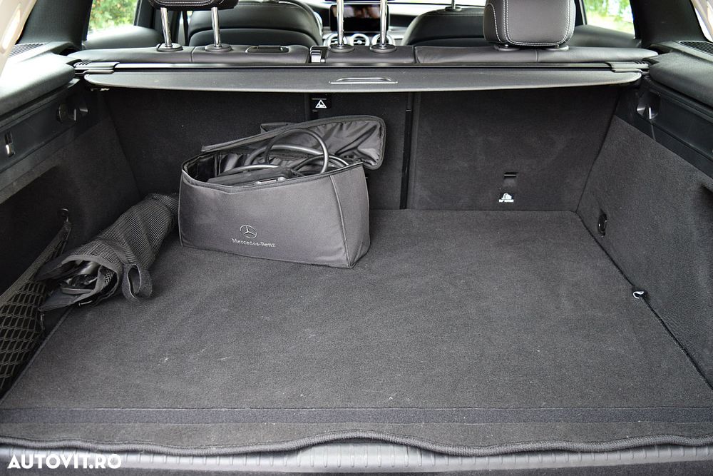 Mercedes-Benz GLC 300 e 4Matic 9G-TRONIC Edition AMG Line - 26