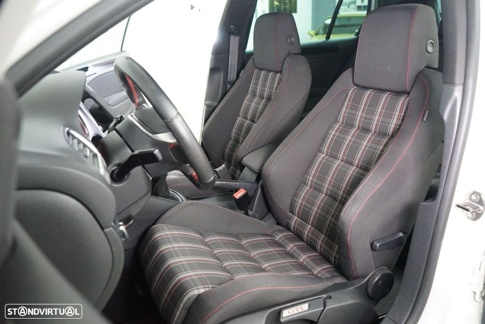 VW Golf 2.0 TSi GTI - 22