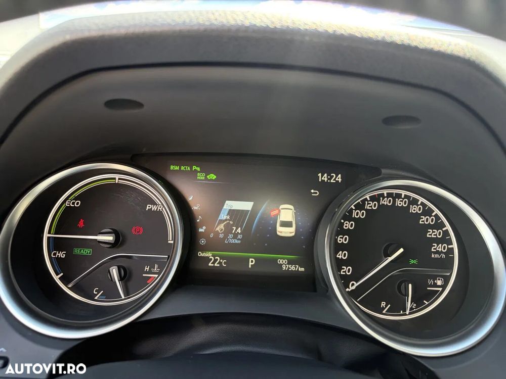 Toyota Camry - 21