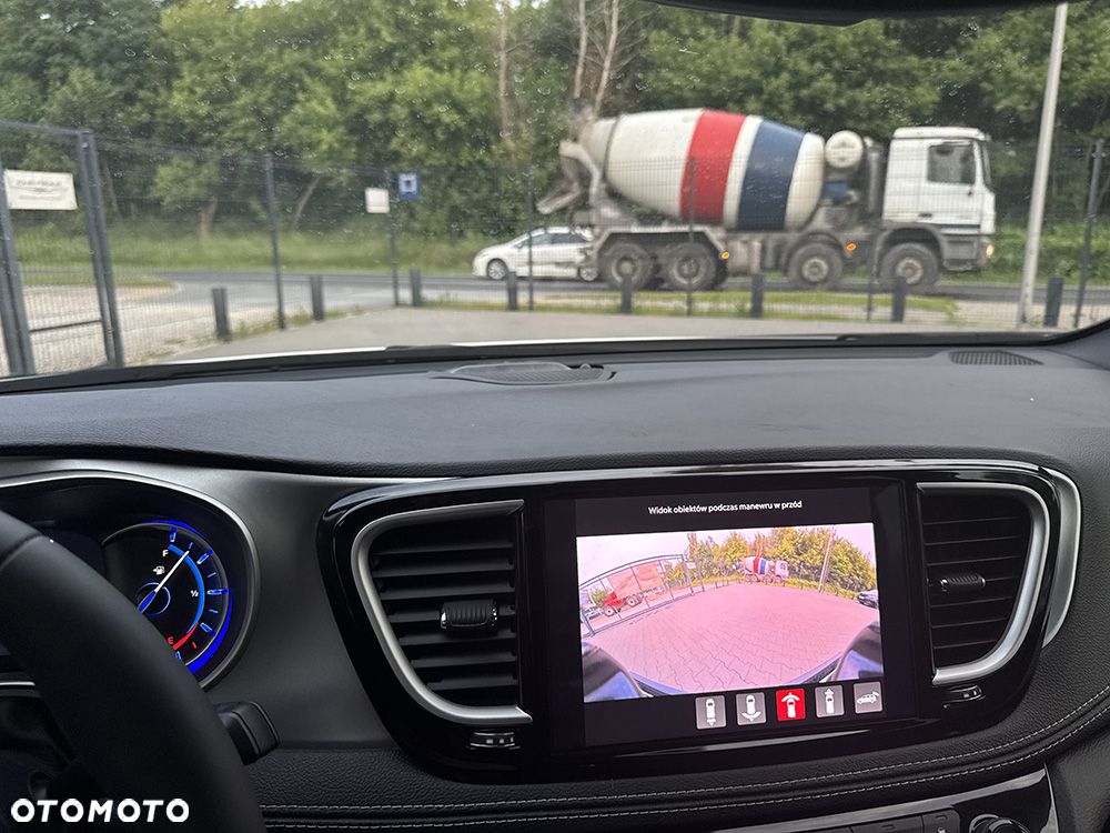 Chrysler Pacifica - 34