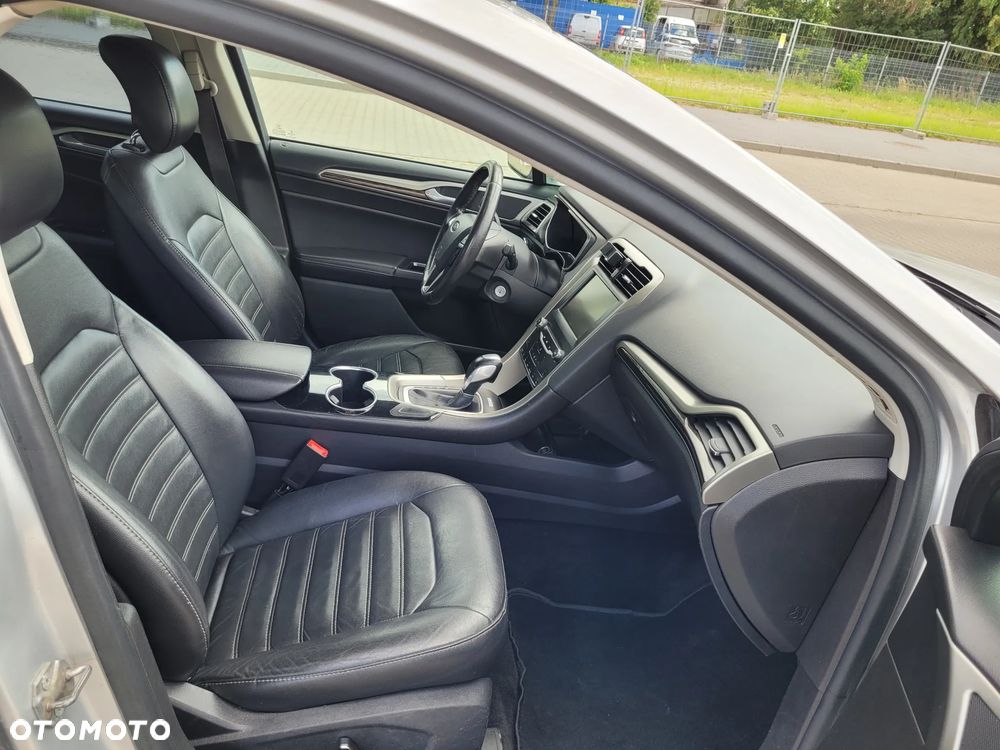 Ford Fusion - 17