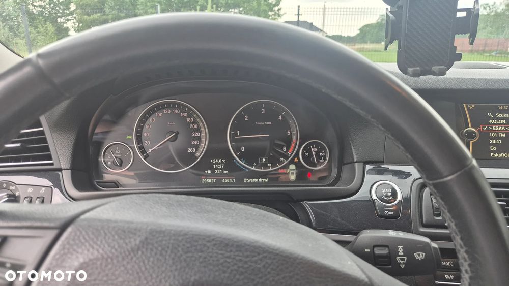 BMW Seria 5 525d xDrive - 8