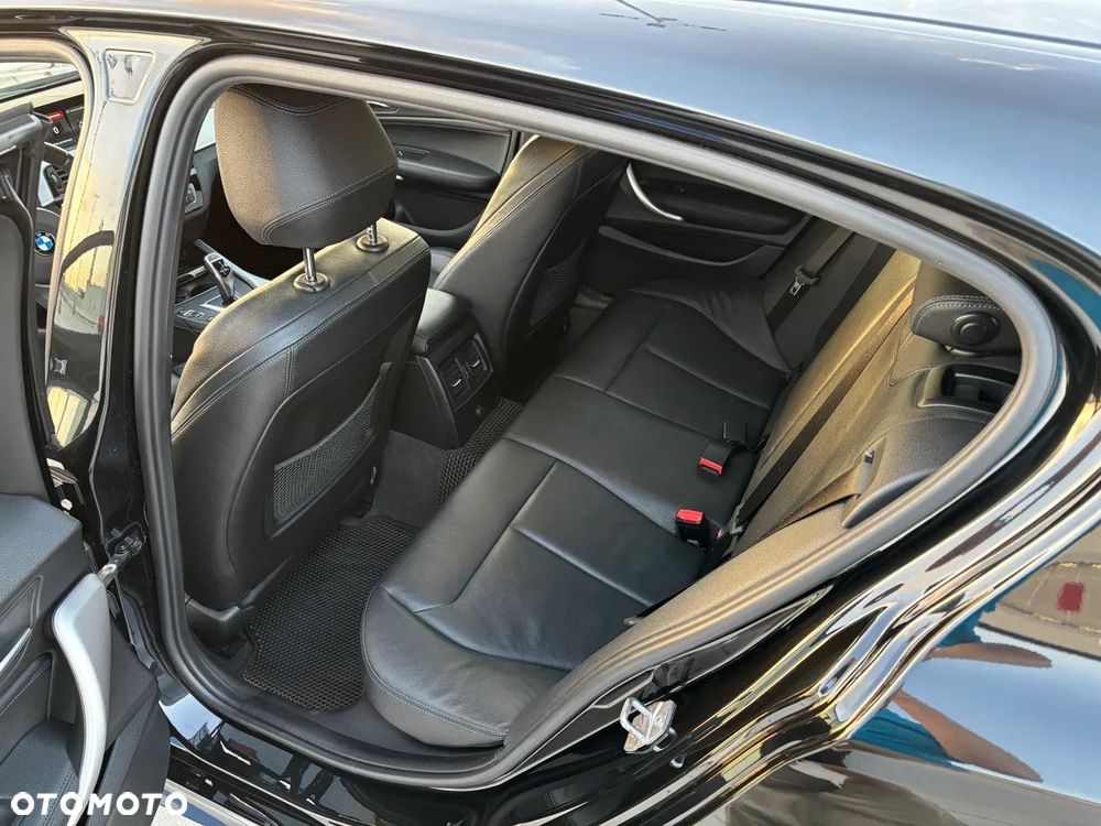 BMW Seria 1 M140i xDrive Shadow sport - 22